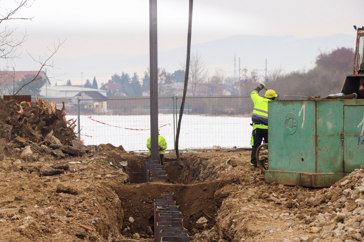 FOTO: V Dubnici nad Váhom budujú novú modernú plaváreň, foto 6