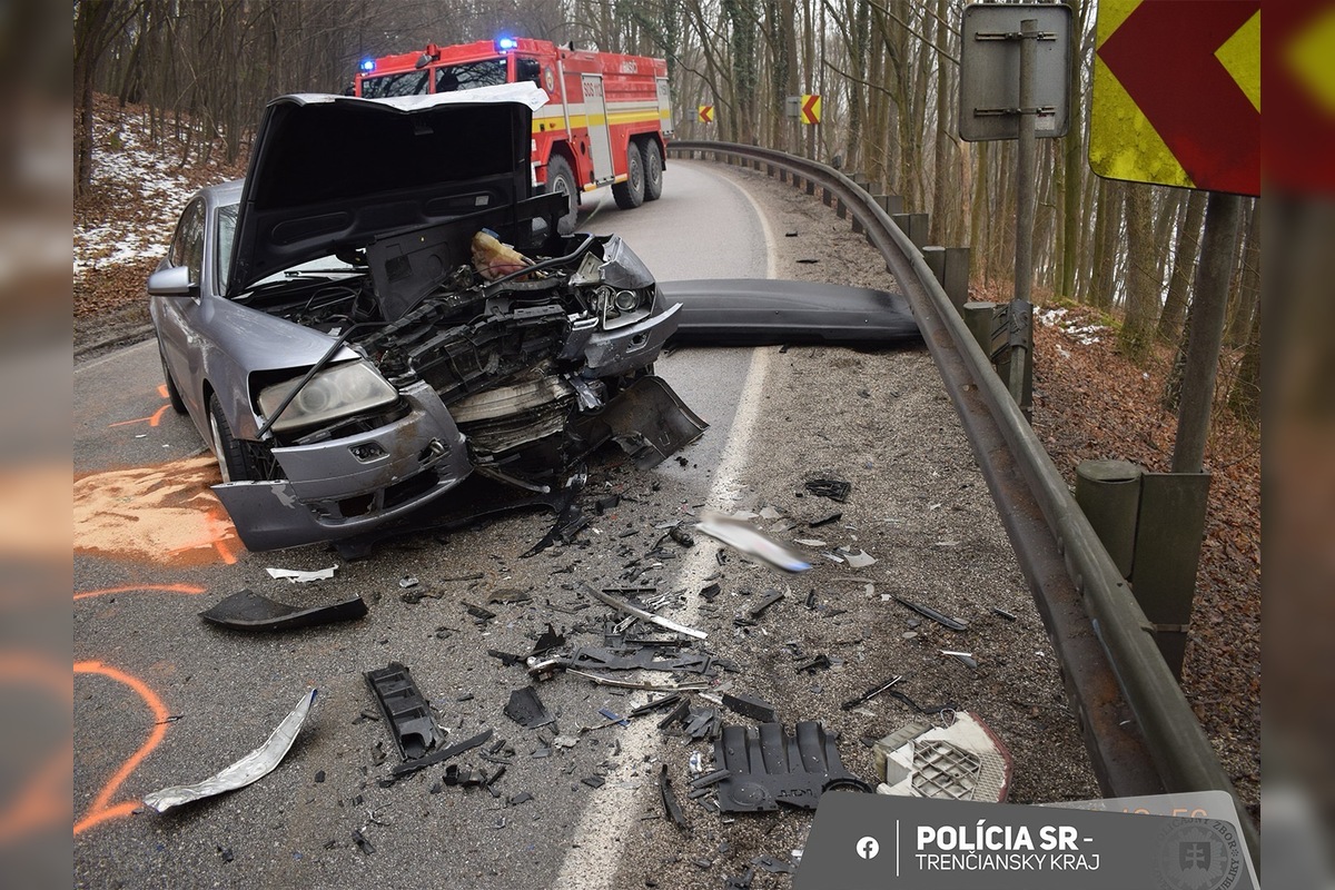 FOTO: Vodič pod vplyvom drog spôsobil na Myjave vážnu nehodu, foto 2