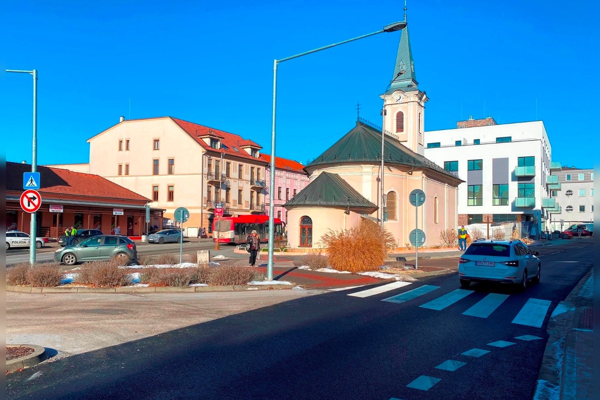 FOTO: Názory Trenčanov rozdelil polyfunkčný objekt pri Kaplnke sv. Anny, foto 2
