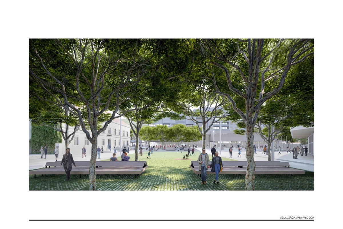 FOTO: Trenčania obdivujú vynovenú pešiu zónu v centre mesta, foto 9