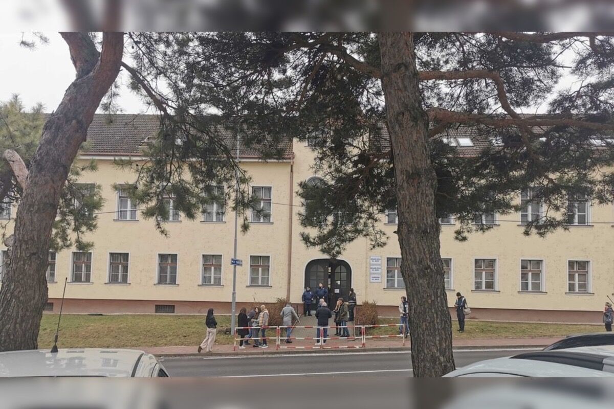 FOTO: Na škole sv. Jozefa v Novom Meste nad Váhom sa strieľalo, foto 1