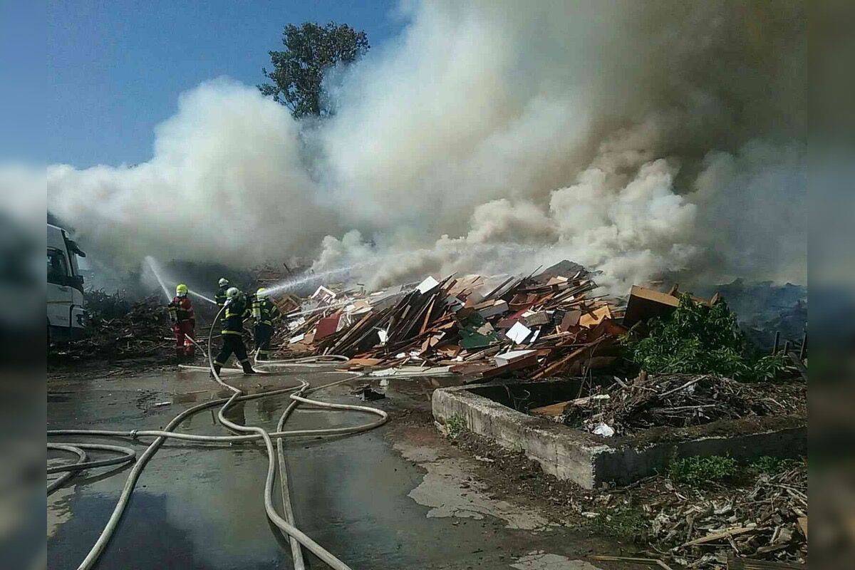FOTO: Hasiči v Trenčianskom kraji riešili kuriózne prípady aj dramatické nehody, foto 6