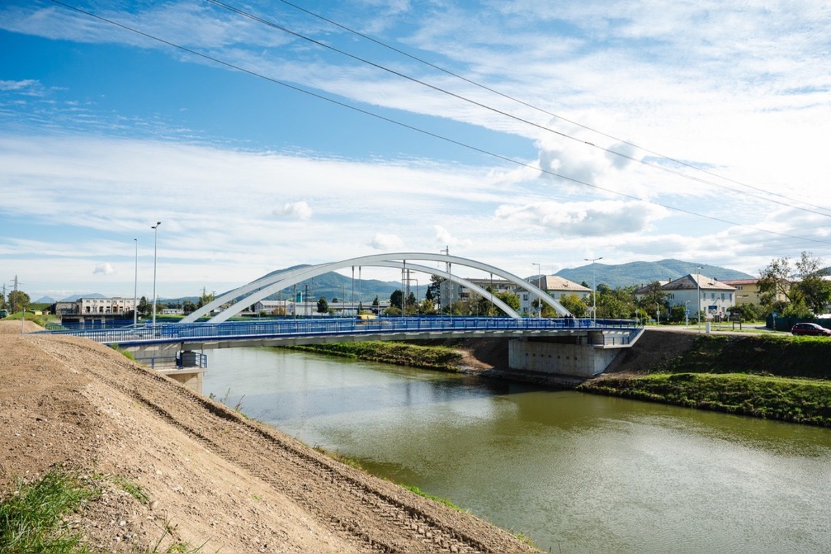 FOTO: Ilava má most s unikátnym systémom monitorovania, dokže predísť tragédiám, foto 8