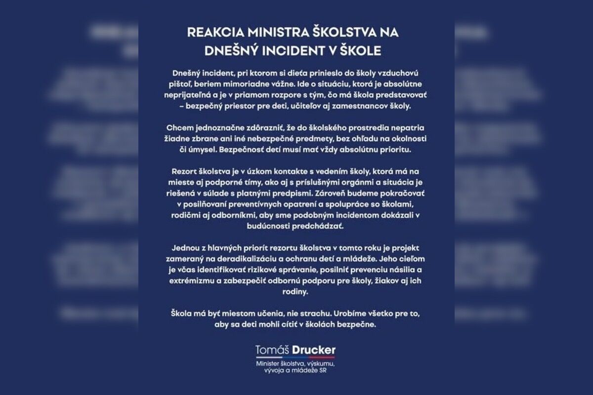 FOTO: V Spojenej škole sv. Jozefa v Novom Meste nad Váhom k vážnemu incidentu, foto 7