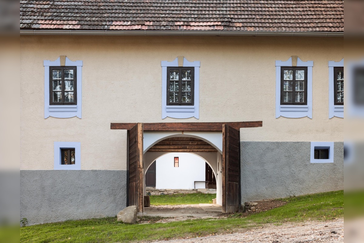 FOTO: Architekti zachránili rozpadávajúci sa gazdovský dvor neďaleko Myjavy. Takto vyzerá dnes, foto 4