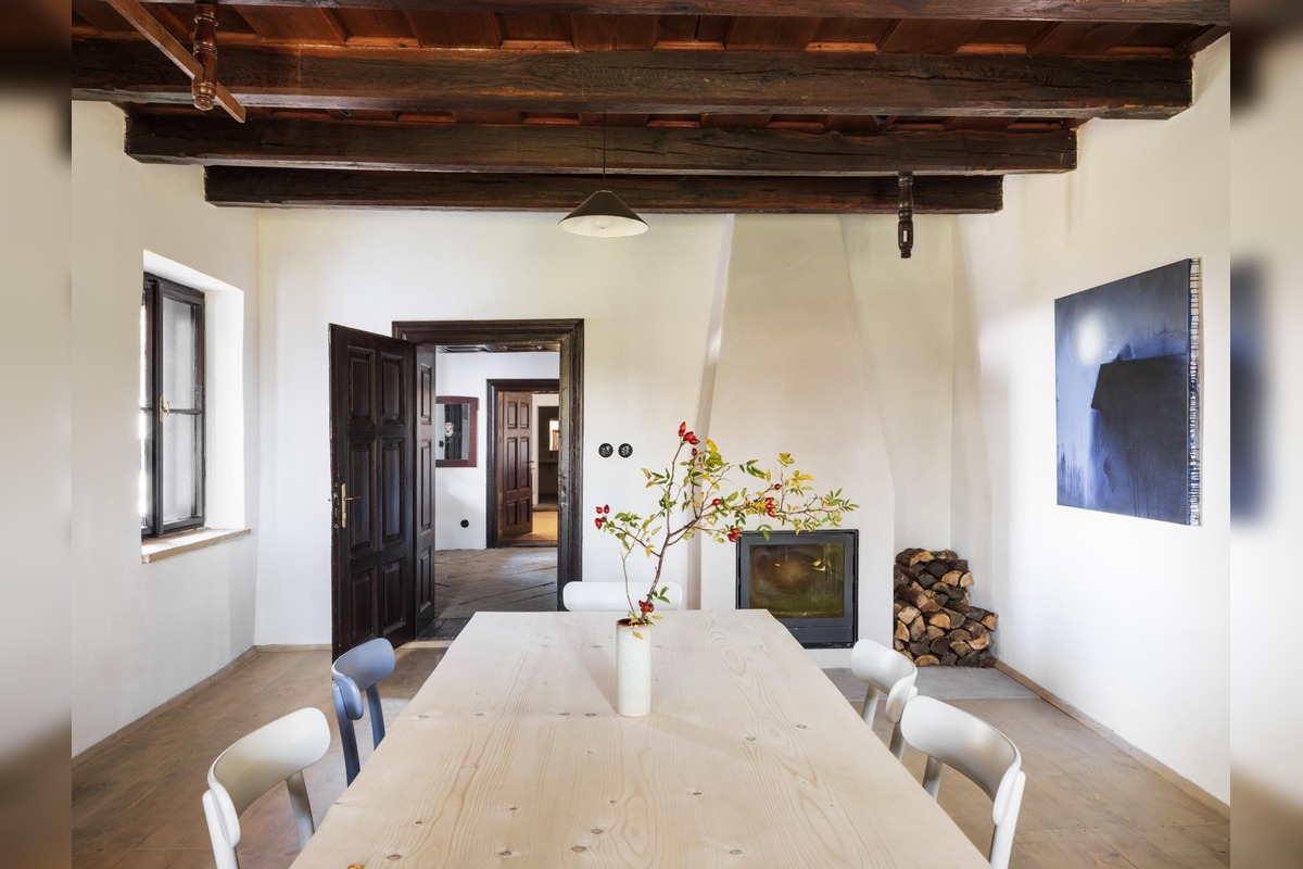 FOTO: Architekti zachránili rozpadávajúci sa gazdovský dvor neďaleko Myjavy. Takto vyzerá dnes, foto 12