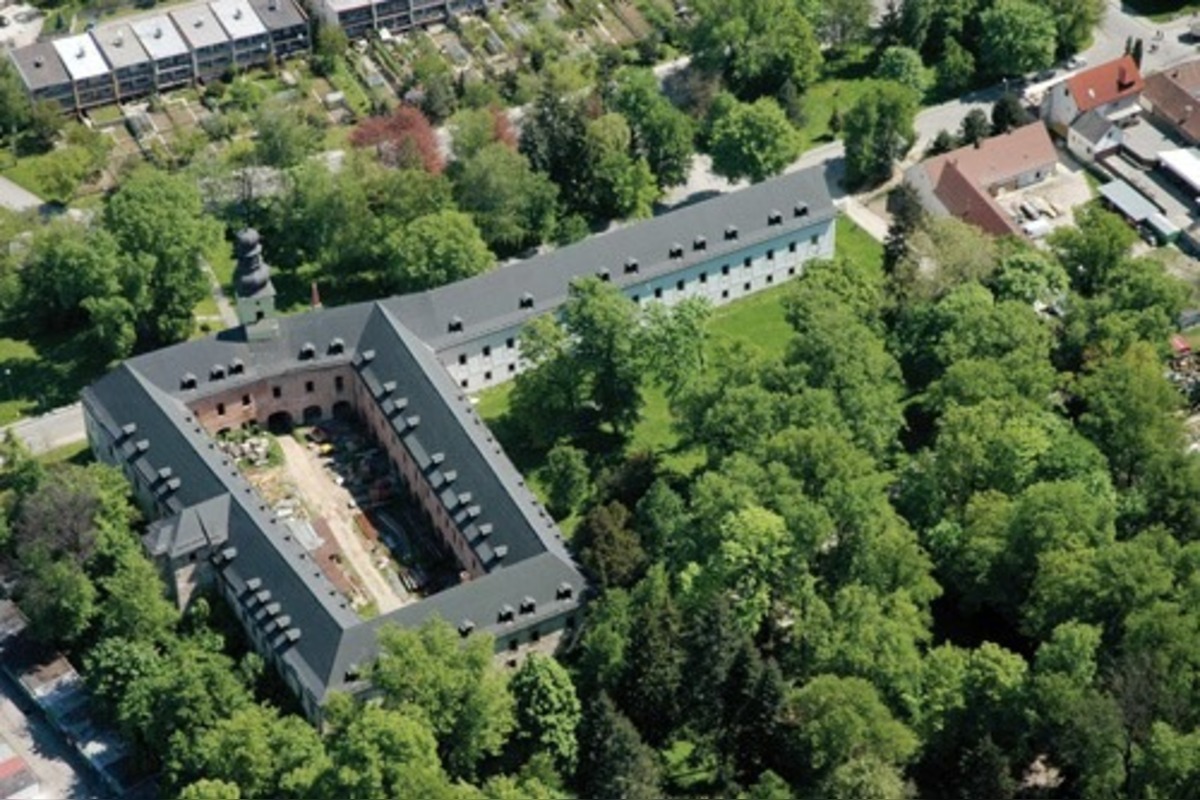 FOTO: Dubničania a mesto sú proti realizácií výškovej budovy v blízkosti kaštieľa , foto 5