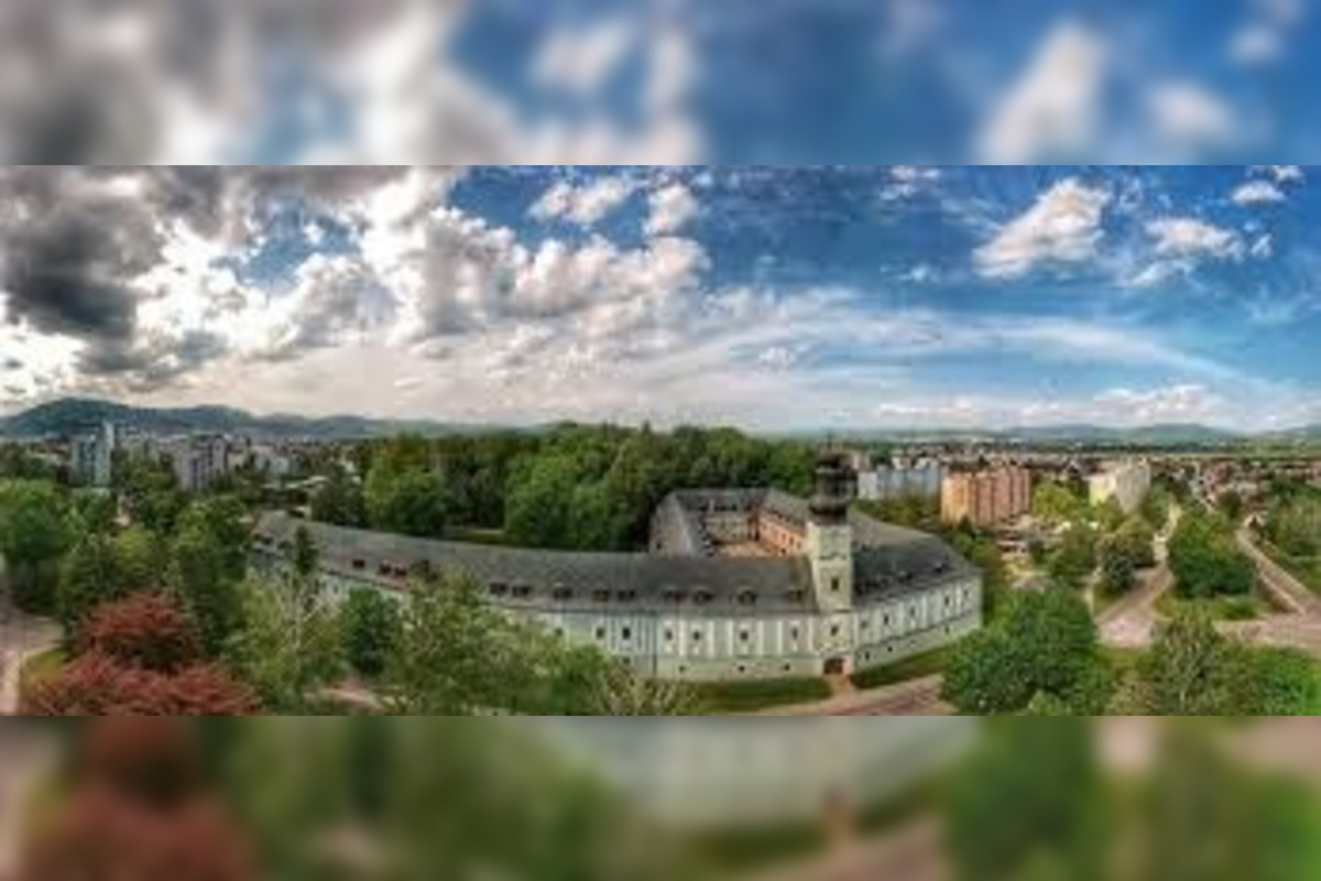 FOTO: Dubničania a mesto sú proti realizácií výškovej budovy v blízkosti kaštieľa , foto 6