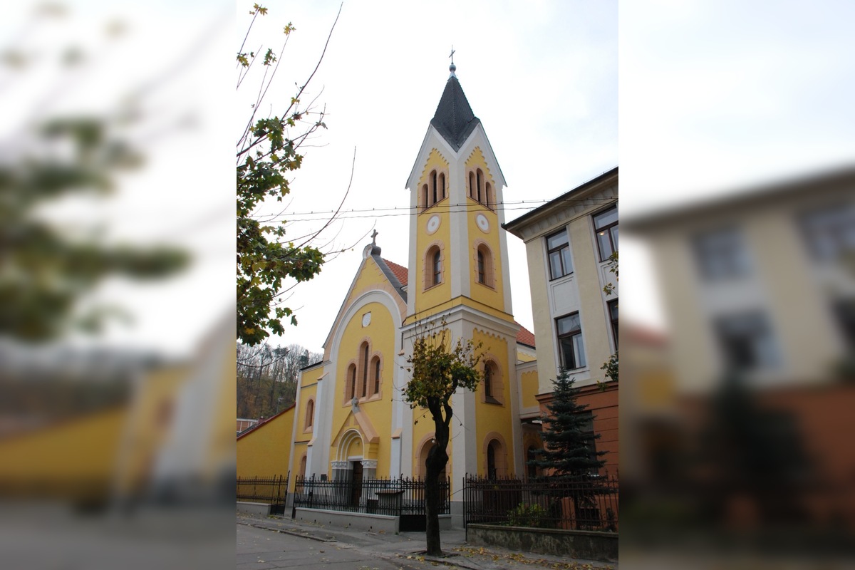 FOTO: Trenčianske kostoly počas víkendu rozžiari svetelné umenie, foto 2