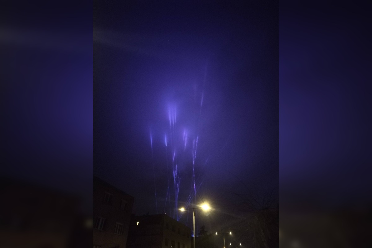 FOTO: Trenčania diskutujú o svetelnej inštalácii na Trenčianskom hrade , foto 1