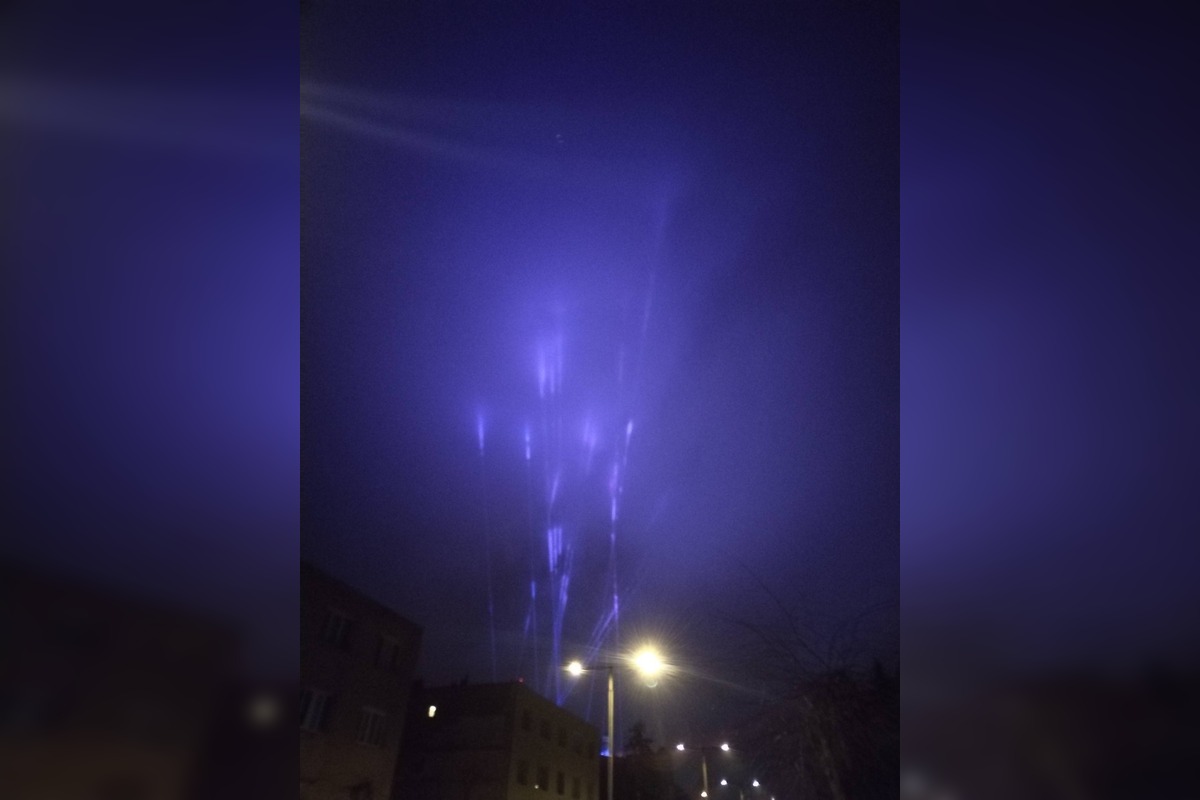 FOTO: Trenčania diskutujú o svetelnej inštalácii na Trenčianskom hrade , foto 5