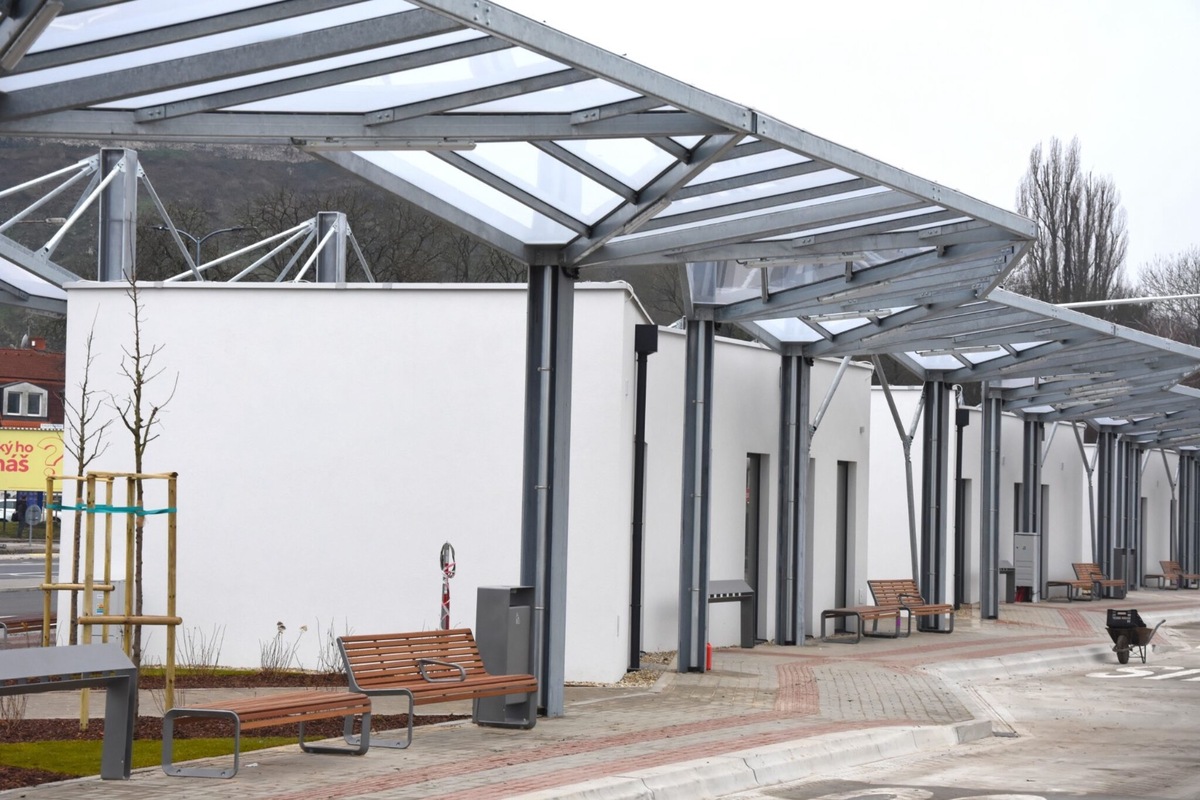 FOTO: Svetová hviezda videoartu premení trenčiansku stanicu na umelecký zážitok, foto 5