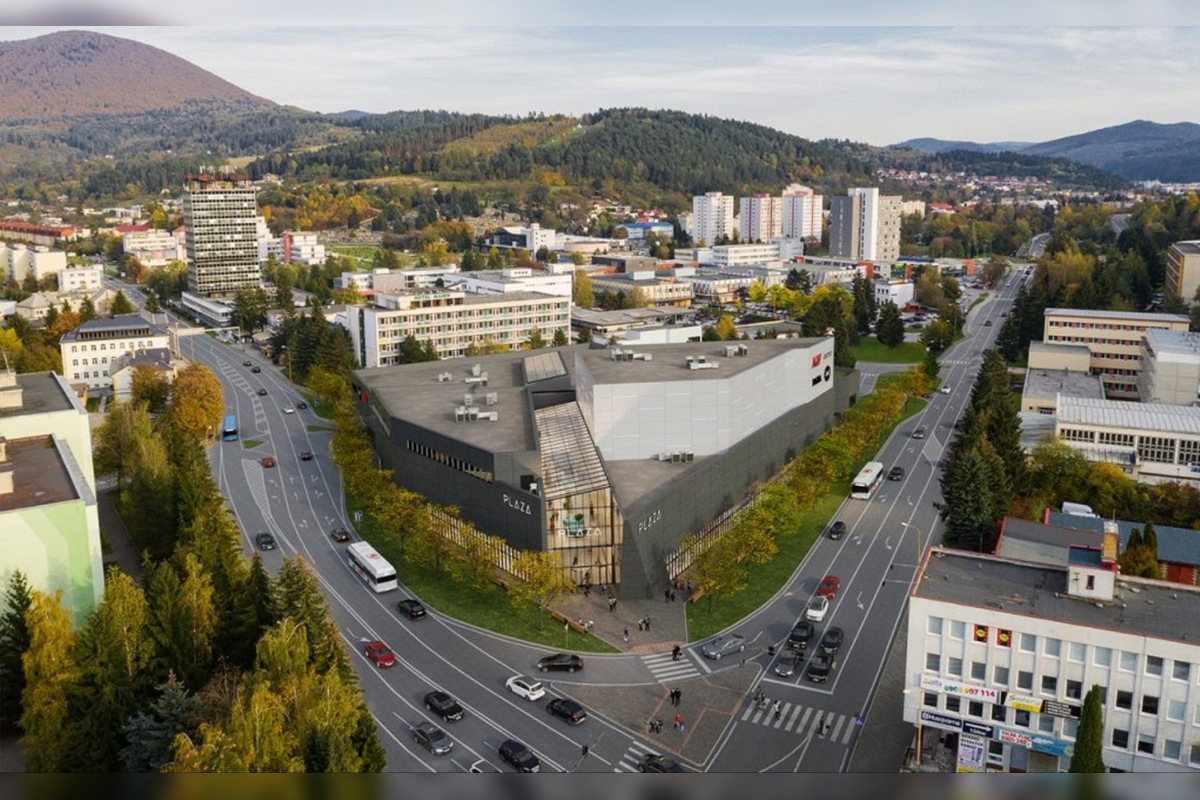 FOTO: Považskú trápi zanedbaný pozemok, ktorý roky hyzdí centrum mesta, foto 3