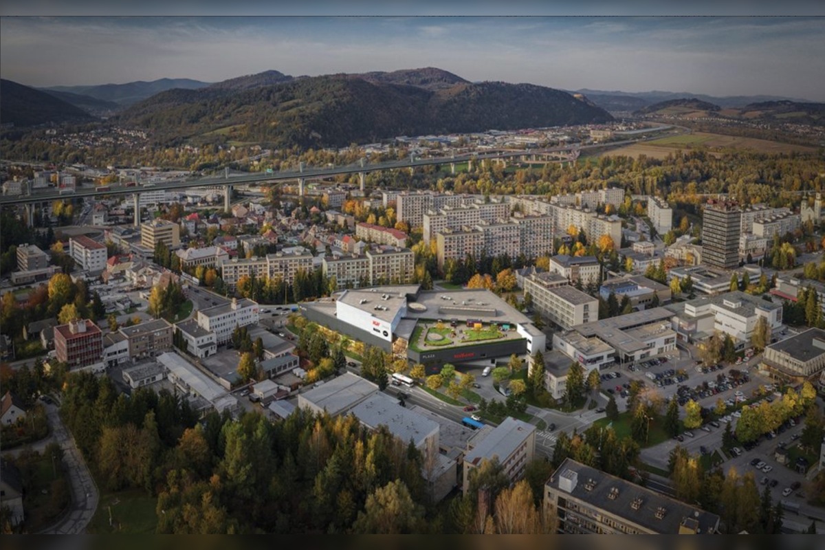 FOTO: Považskú trápi zanedbaný pozemok, ktorý roky hyzdí centrum mesta, foto 5