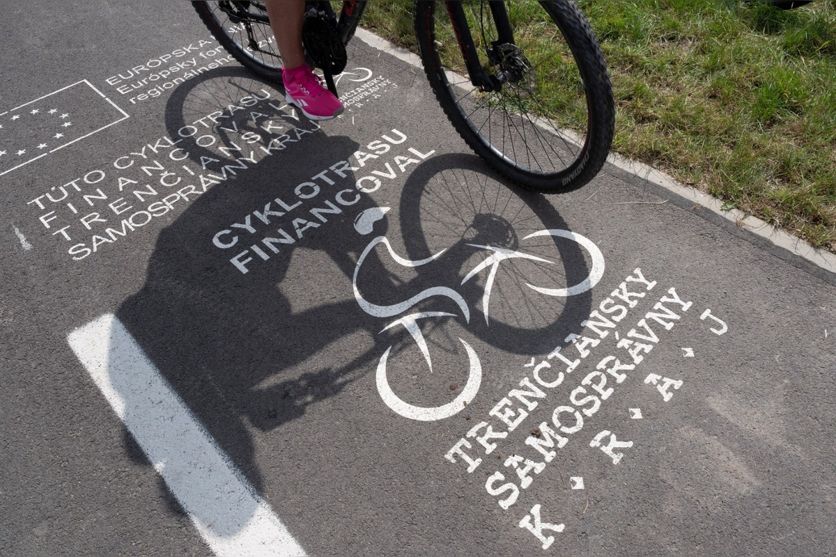 FOTO: Od pondelka uzatvoria cestu v Dubnici nad Váhom , foto 4