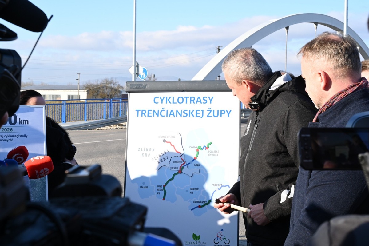 FOTO: Od pondelka uzatvoria cestu v Dubnici nad Váhom , foto 5