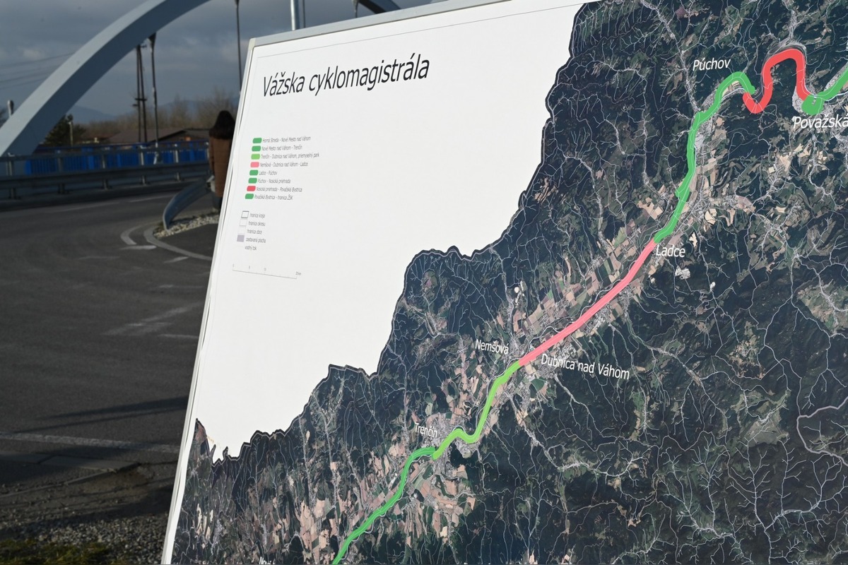 FOTO: Od pondelka uzatvoria cestu v Dubnici nad Váhom , foto 6