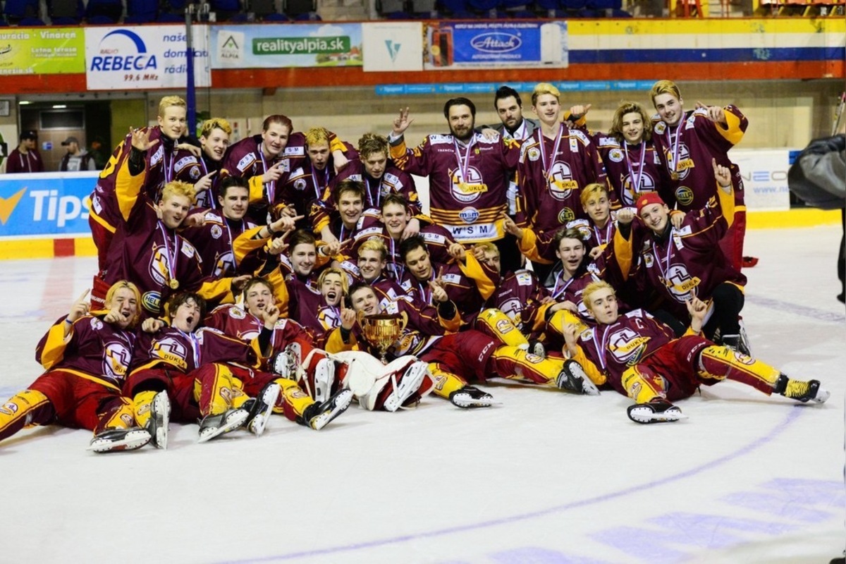 FOTO: Aj Trenčín má svojich hrdinov pod piatimi kruhmi, foto 2