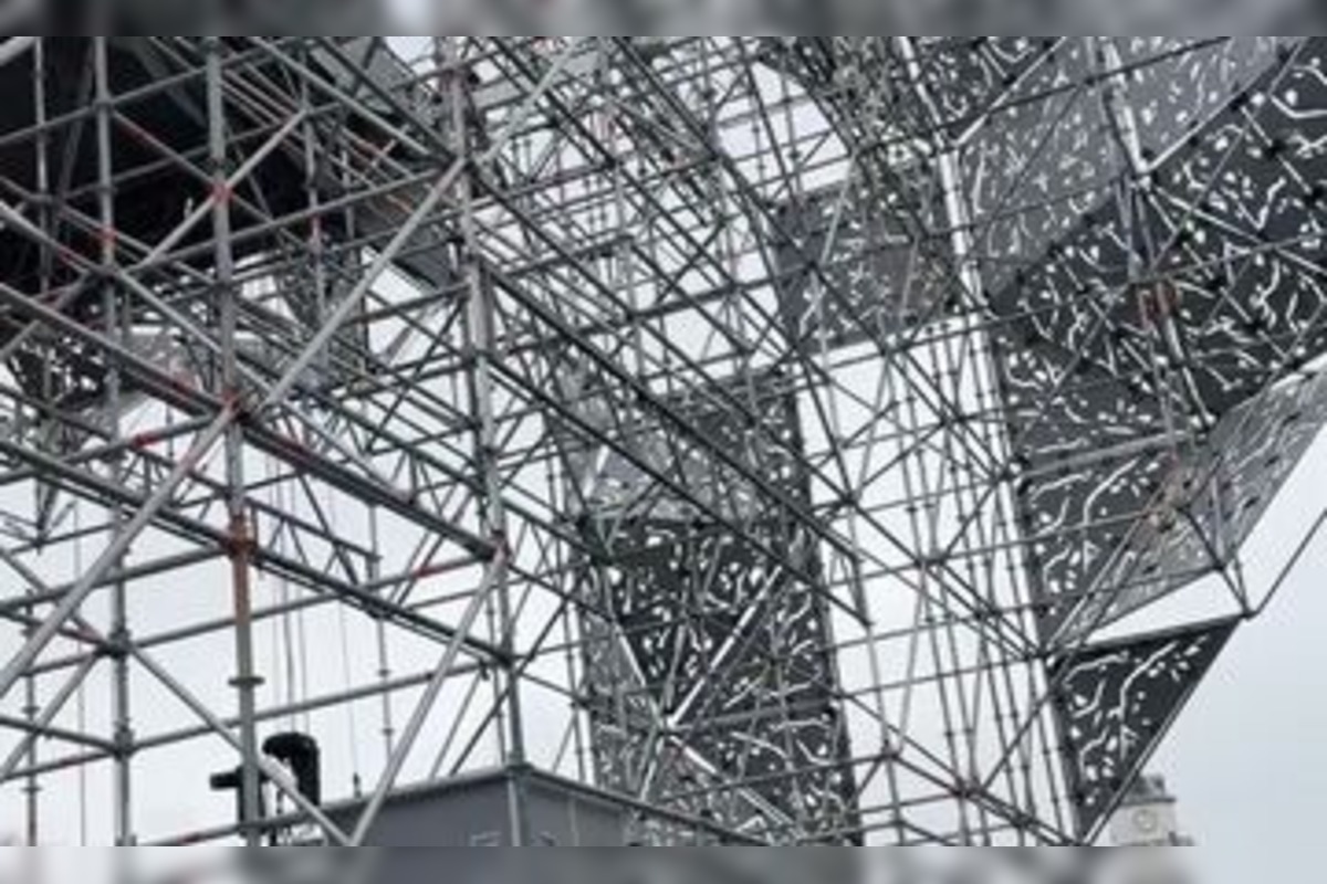 FOTO: Trenčania diskutujú, či nie je Mierové námestie krajšie bez pódia , foto 6