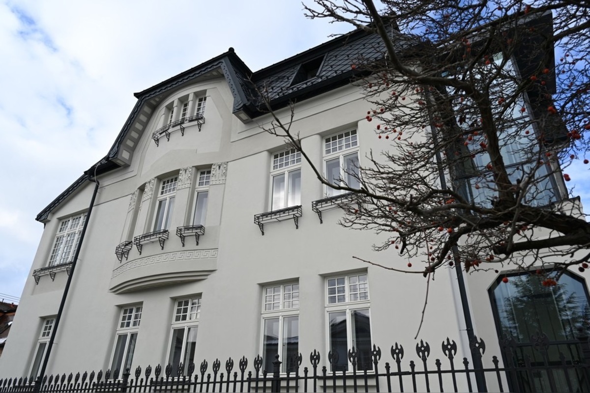 FOTO: Chátrajúci internát v Trenčíne sa zmenil na moderné centrum pomoci, foto 1