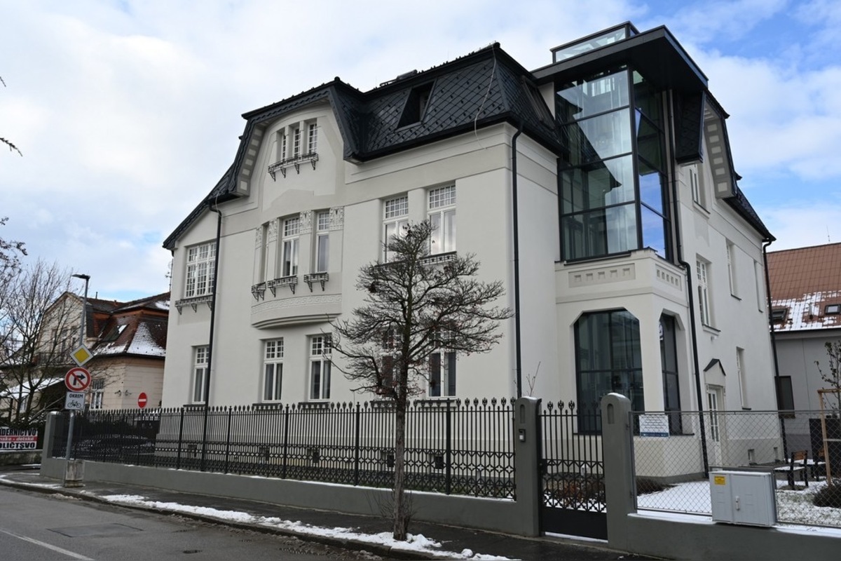 FOTO: Chátrajúci internát v Trenčíne sa zmenil na moderné centrum pomoci, foto 4