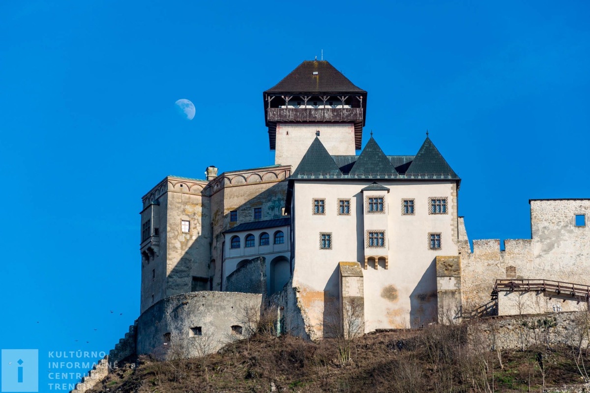 FOTO: Trenčiansky hrad získal prestížne európske ocenenie , foto 3