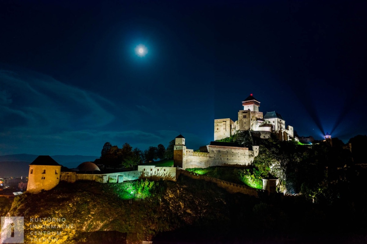 FOTO: Trenčiansky hrad získal prestížne európske ocenenie , foto 5