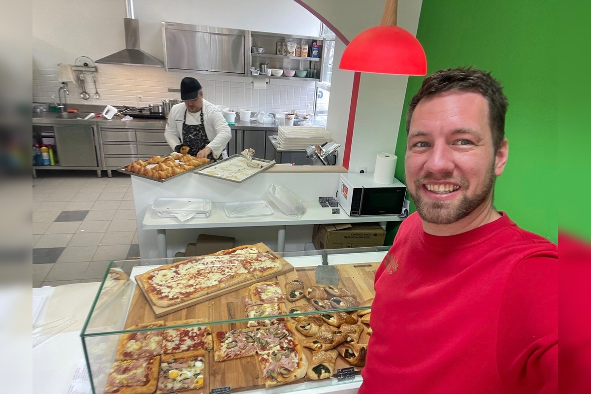 FOTO: Dalibora z Prievidze pomohol žene v lietadle a získal výhodu, foto 6