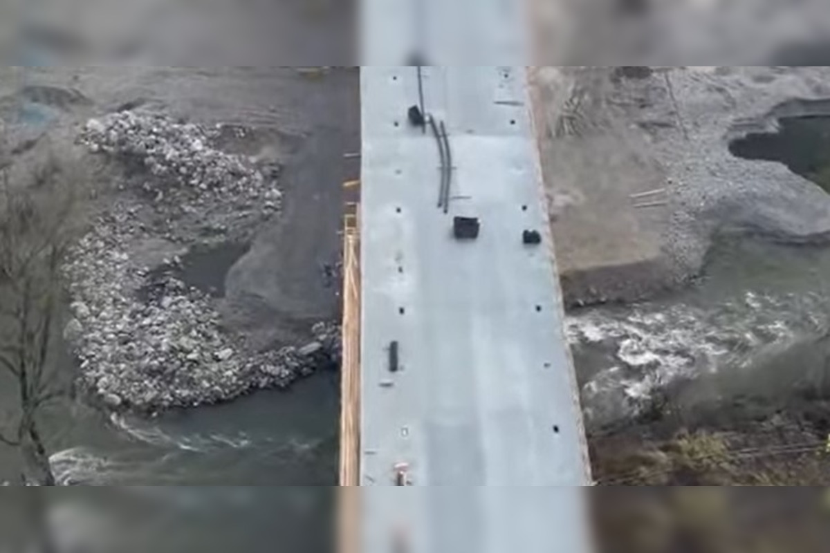 FOTO: Bierovské mosty konečne stoja, obyvatelia sa nevedia dočkať hotového úseku , foto 2