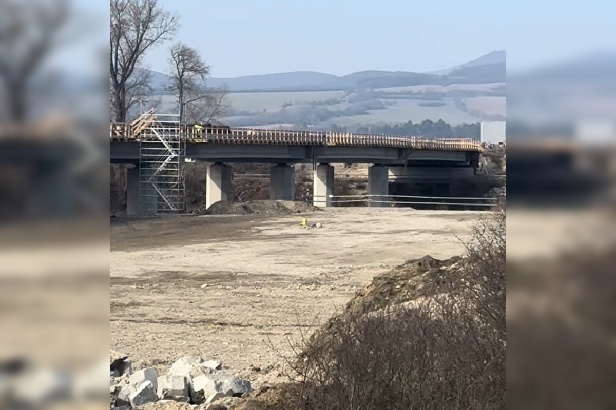 FOTO: Bierovské mosty konečne stoja, obyvatelia sa nevedia dočkať hotového úseku , foto 4