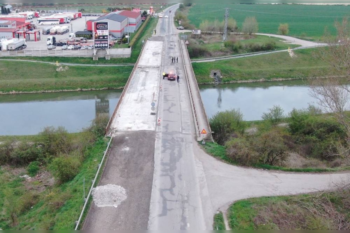 FOTO: Bierovské mosty konečne stoja, obyvatelia sa nevedia dočkať hotového úseku , foto 5