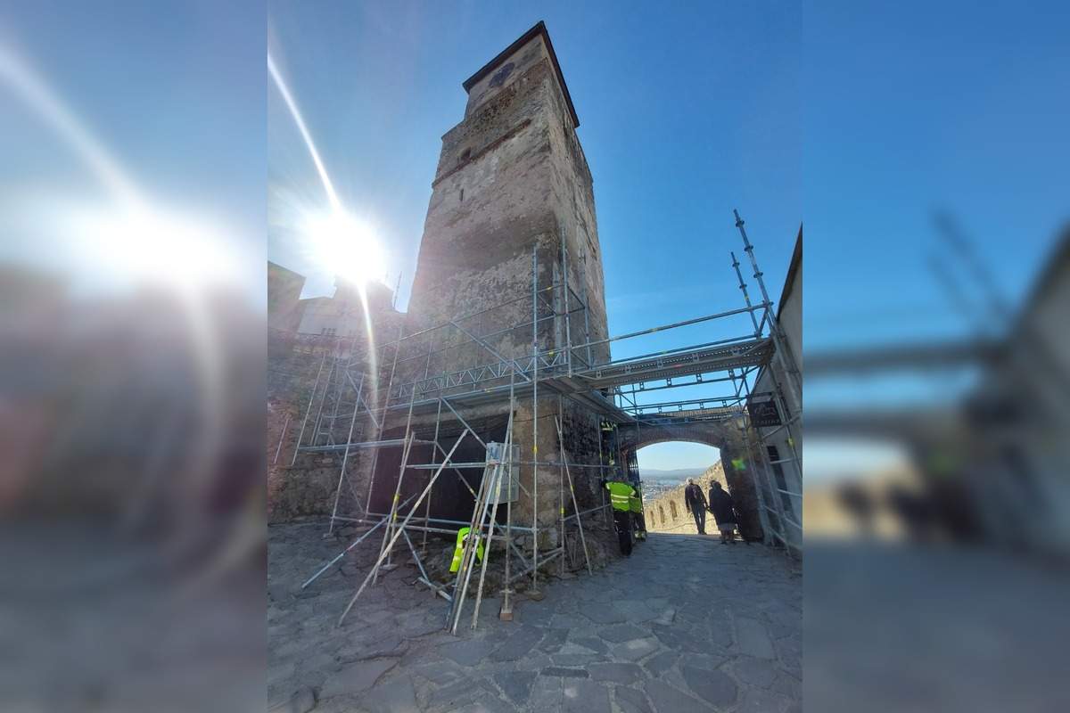 FOTO: Začala sa rekonštrukcia Hodinovej veže na Trenčianskom hrade , foto 1