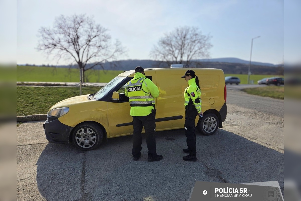 FOTO: Polícia kontrolovala vodičov aj cyklistov , foto 1