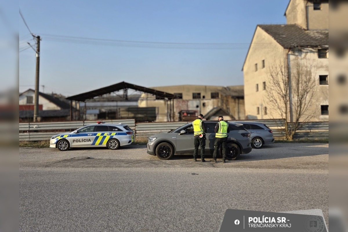 FOTO: Polícia kontrolovala vodičov aj cyklistov , foto 2