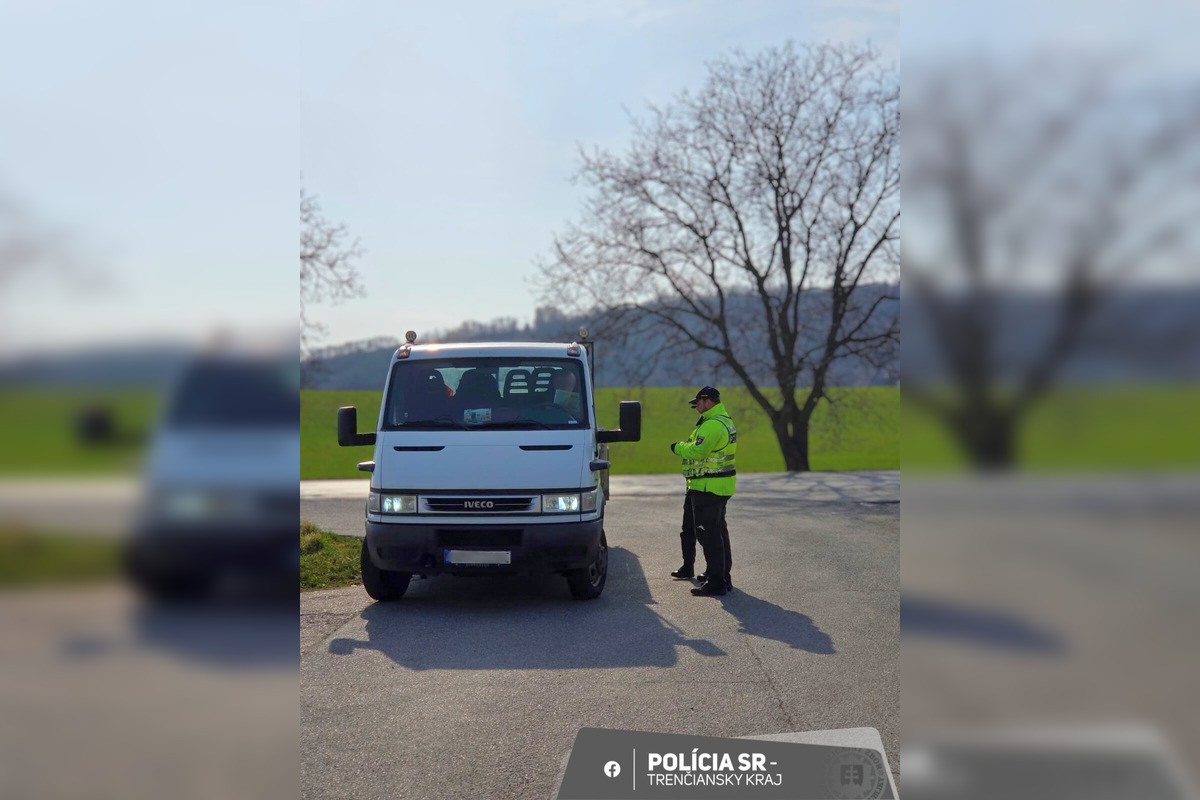 FOTO: Polícia kontrolovala vodičov aj cyklistov , foto 3