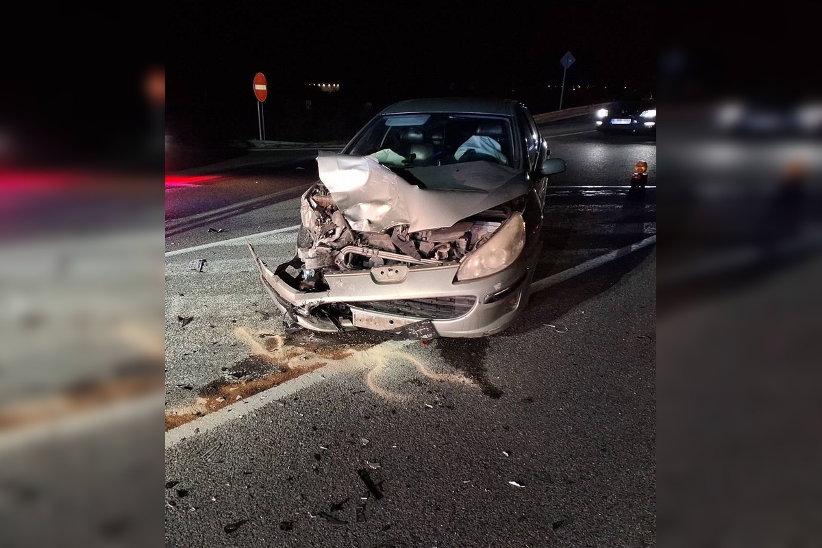 FOTO: Nehoda pri Beckove vyzerala naozaj hrozilo , foto 2