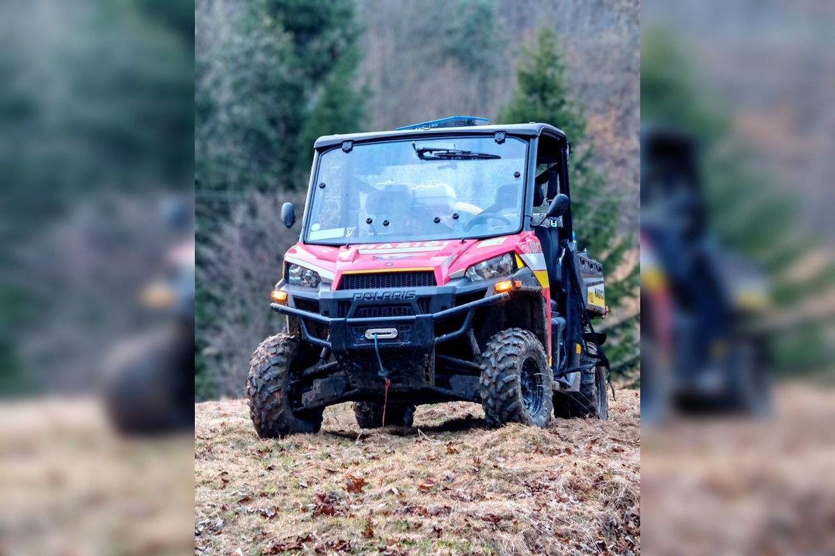 FOTO: Požiar lesa pri Dolnej Maríkovej zamestnal desiatky hasičov, foto 6