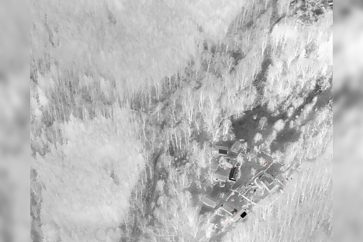 FOTO: Požiar lesa pri Dolnej Maríkovej zamestnal desiatky hasičov, foto 10