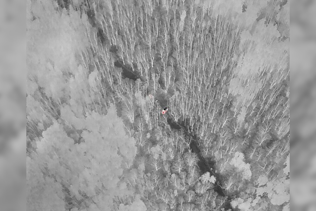 FOTO: Požiar lesa pri Dolnej Maríkovej zamestnal desiatky hasičov, foto 9