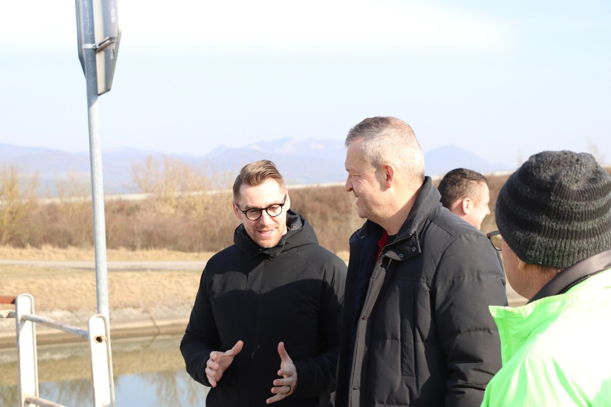 FOTO: Práce na cyklomagistrále medzi Nemšovou a Trenčínom napredujú rýchlym tempom , foto 8