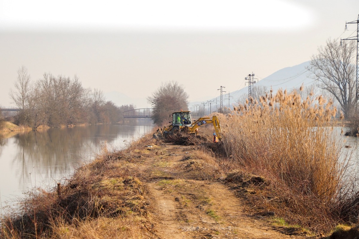 FOTO: Práce na cyklomagistrále medzi Nemšovou a Trenčínom napredujú rýchlym tempom , foto 9