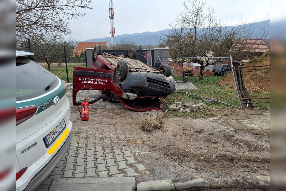 FOTO: Vážna nehoda na Hornej Nitre, foto 1