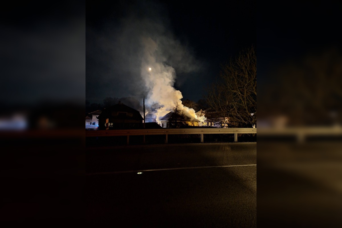 FOTO: Prišli o všetko za jednu noc. Rodina z Hradišťa prosí po ničivom požiari o pomoc, foto 9