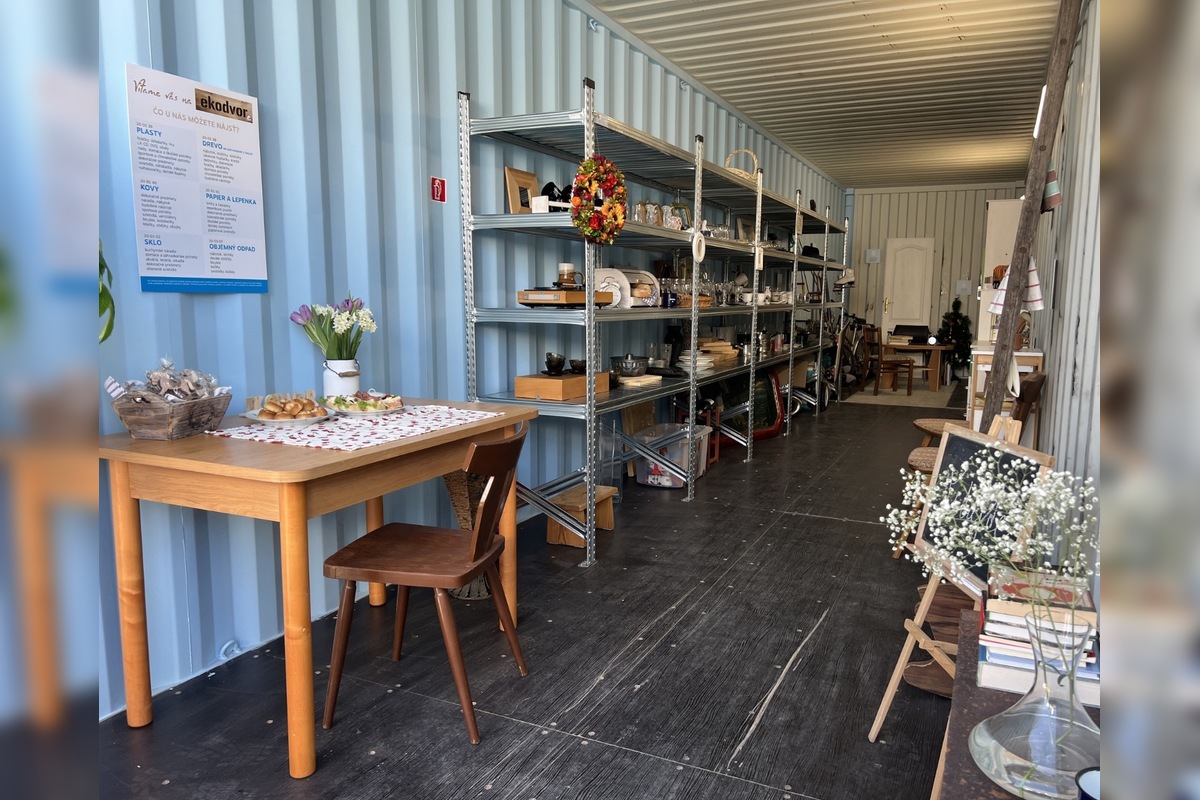 FOTO: Dajte veciam druhú šancu. Trenčín spustil ekodvor, kde si môžete zadarmo zobrať aj odovzdať predmety, foto 1