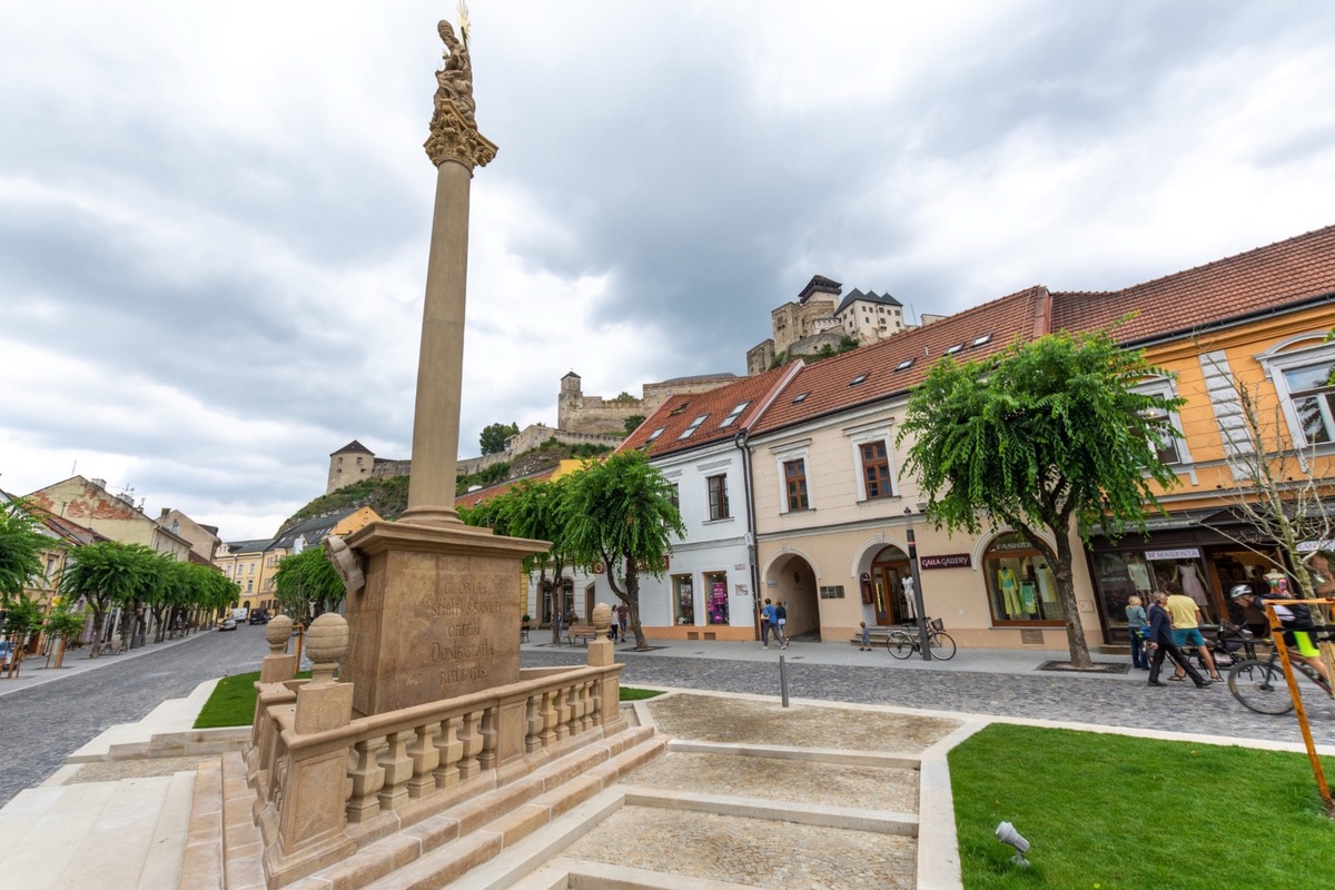 FOTO: V Trenčíne na čas zhasnú svetlá ikonických pamiatok, foto 1