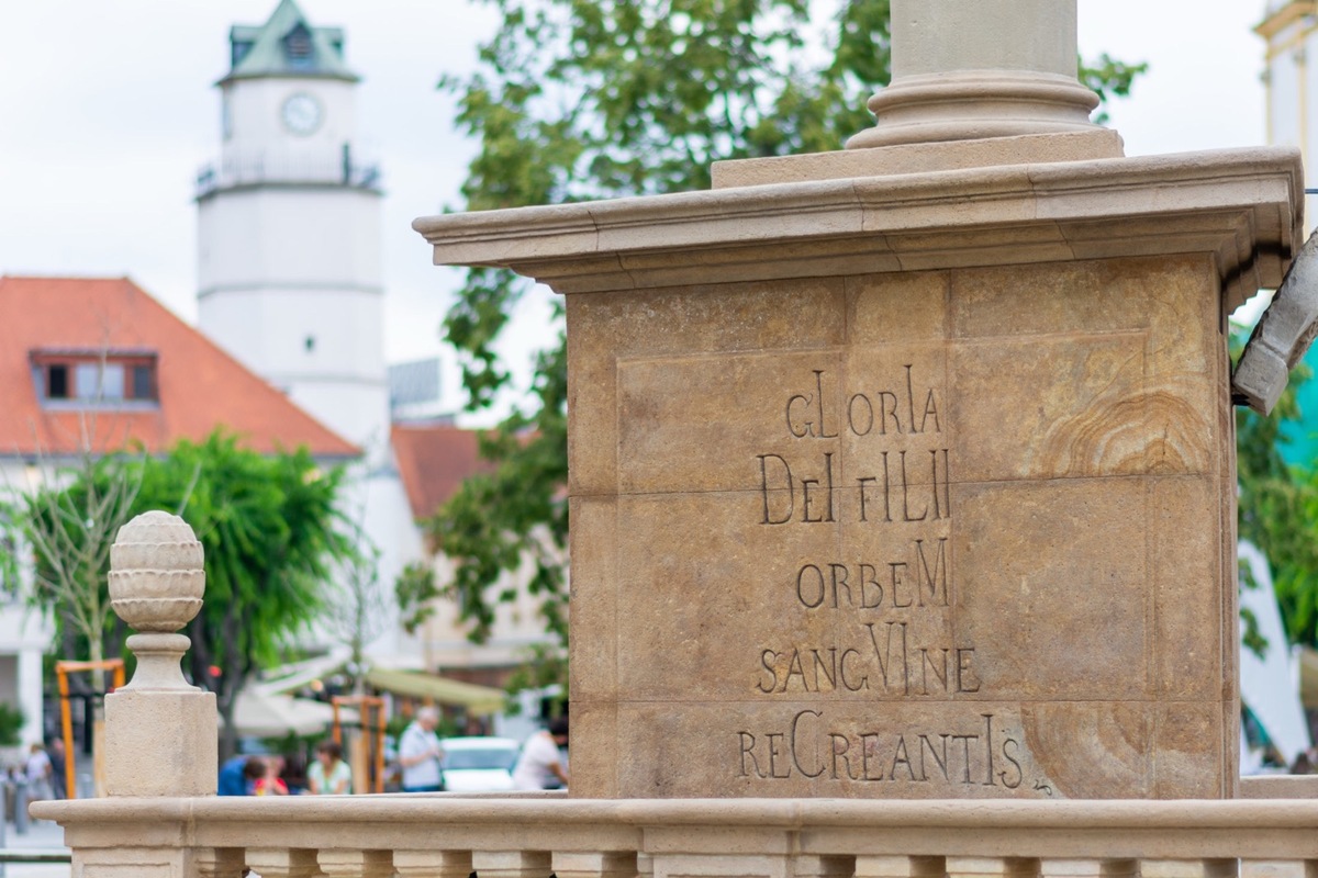 FOTO: V Trenčíne na čas zhasnú svetlá ikonických pamiatok, foto 2