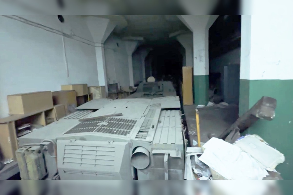 FOTO: Mladí youtuberi narušili bezpečnosť v dubnickej zbrojovke, foto 1