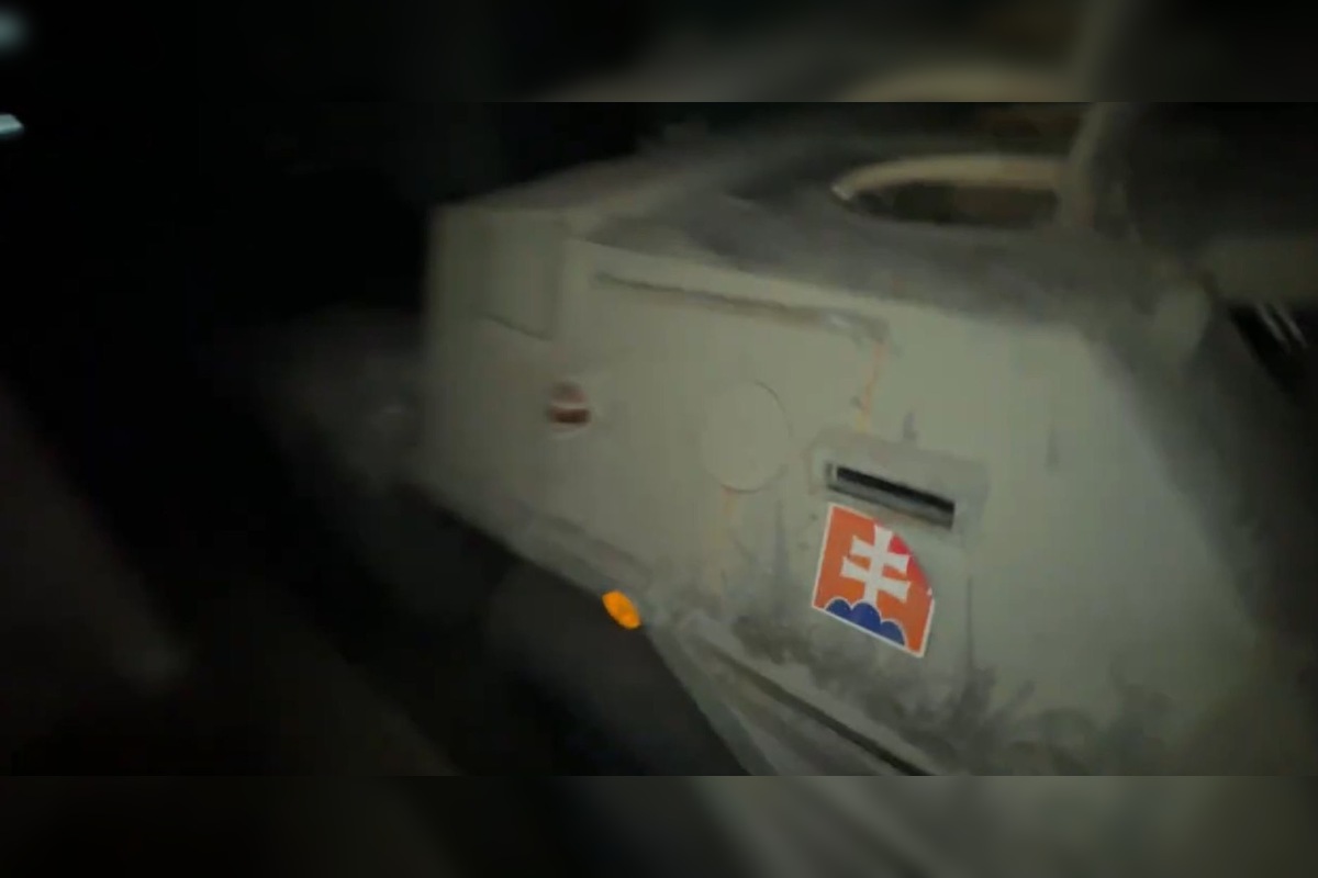 FOTO: Mladí youtuberi narušili bezpečnosť v dubnickej zbrojovke, foto 4