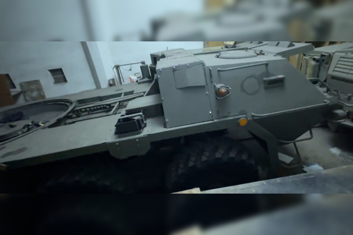 FOTO: Mladí youtuberi narušili bezpečnosť v dubnickej zbrojovke, foto 9