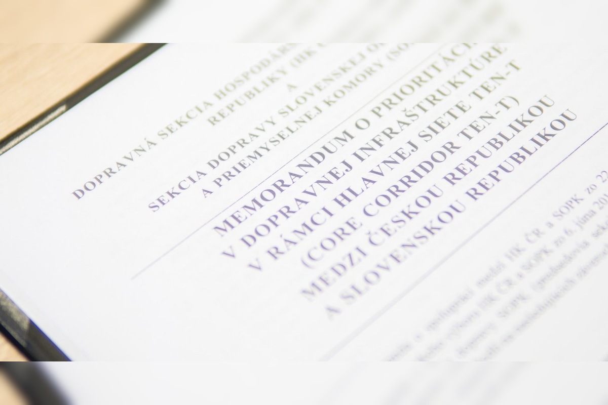 FOTO: Podnikatelia žiadajú urýchlenie výstavby R6 medzi Púchovom a Zlínom, foto 3